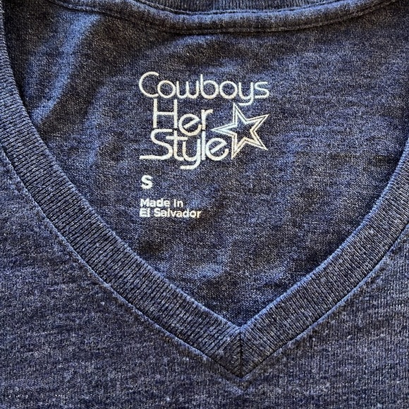 Dallas Cowboys “82 Witten” v-neck tee - Picture 3 of 6